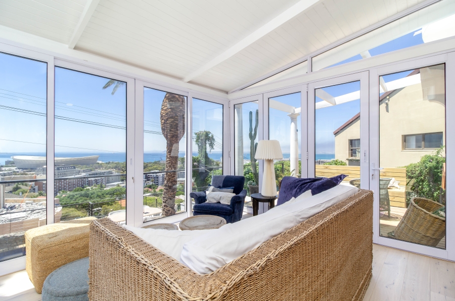 3 Bedroom Property for Sale in Green Point Western Cape